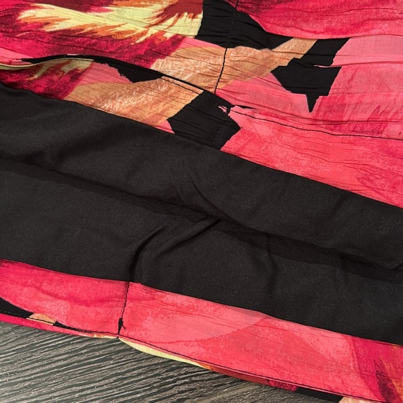 NWOT mini skirt - Picture 5 of 7